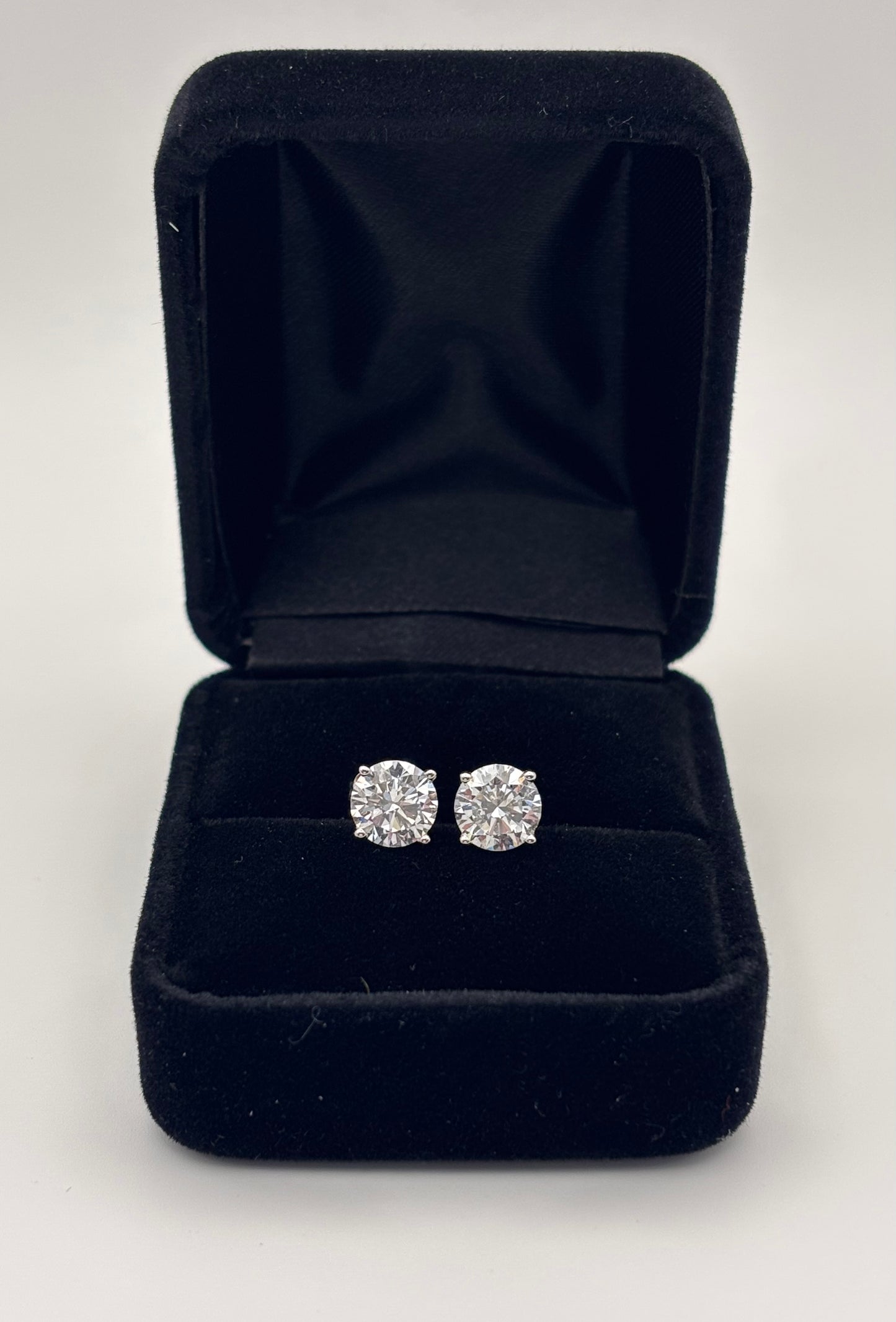 Lab Grown Diamond Studs - IGI Certified