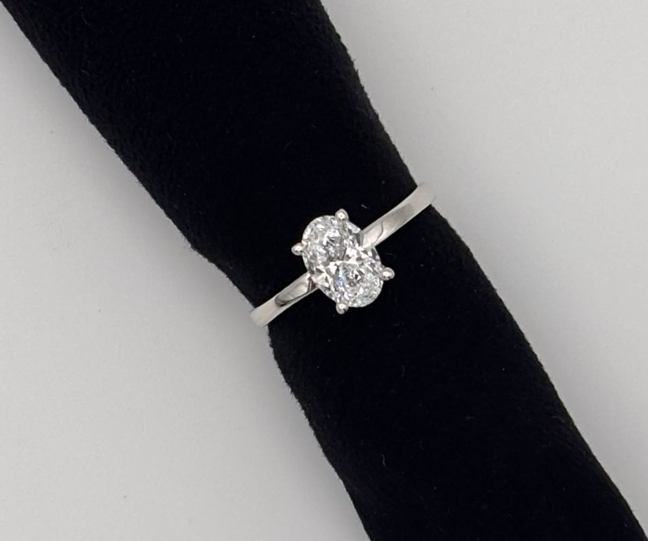 1 Carat Oval Lab Grown Diamond Solitaire Ring